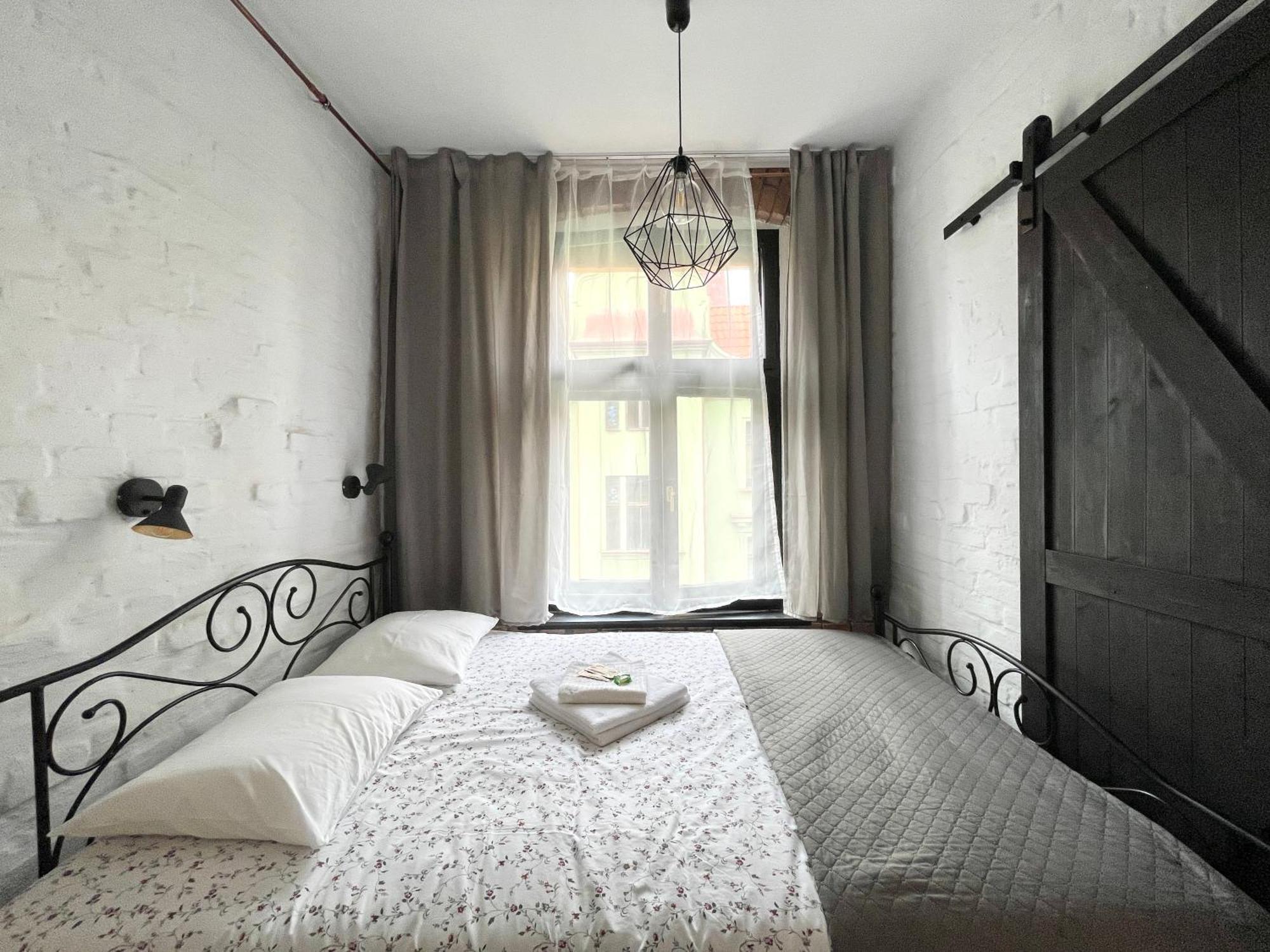 Copernicus Street Apartment - Broken Flowers Stary Toruń Buitenkant foto